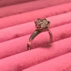 Sterling silver cz solitaire twist setting size 9